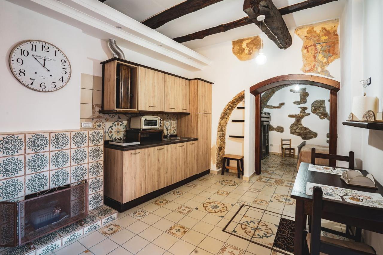 אגרופולי Borgo Dei Saraceni - Suites & Apartments מראה חיצוני תמונה