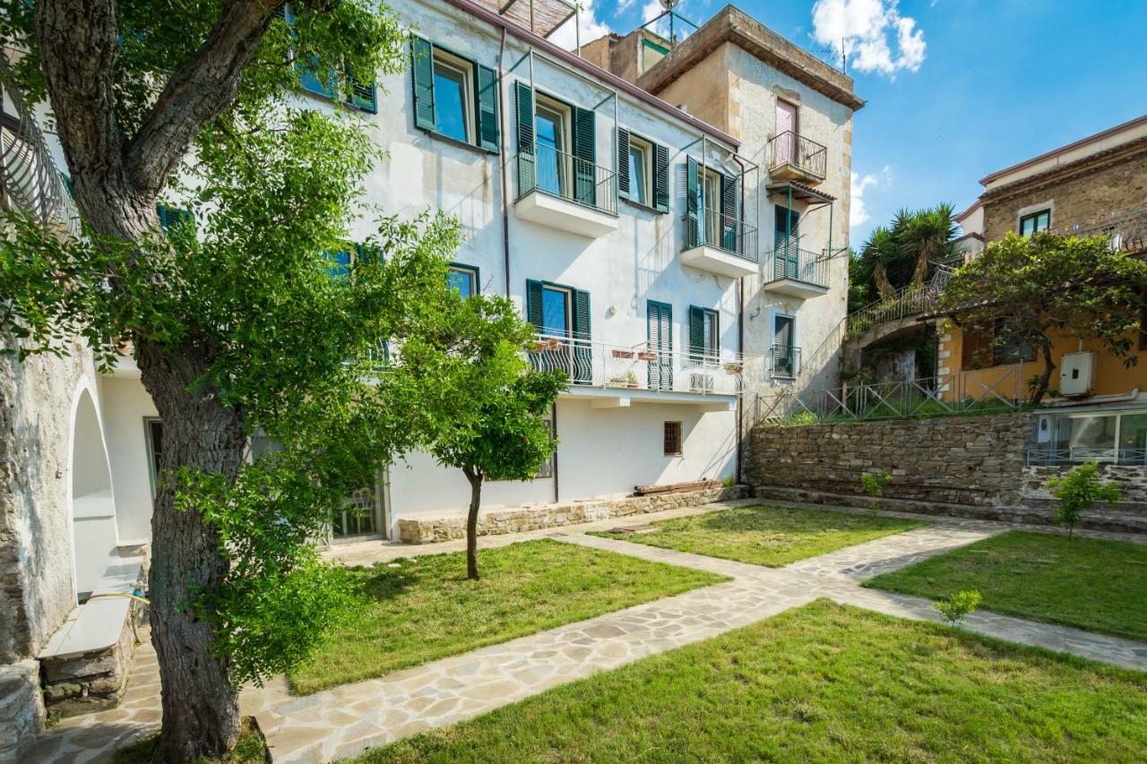 אגרופולי Borgo Dei Saraceni - Suites & Apartments מראה חיצוני תמונה
